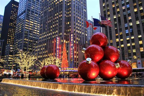 A Magical Christmas Journey Through the Streets of New York